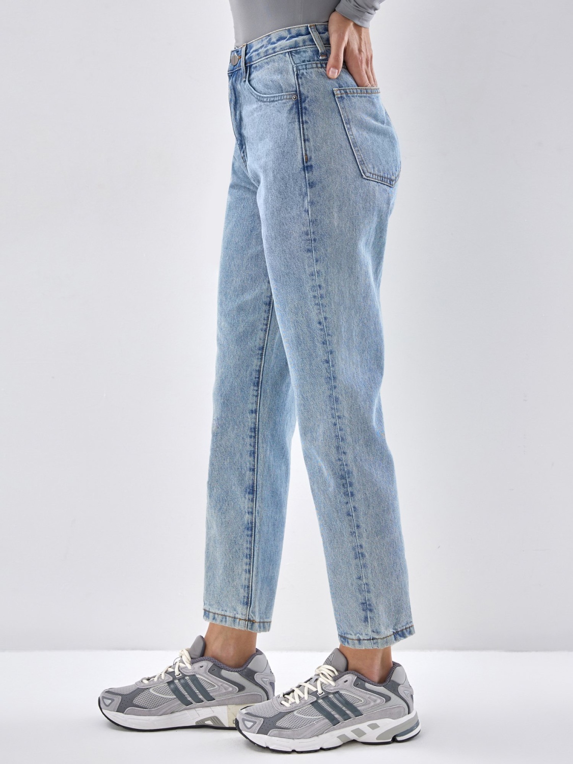 Джинсы MOM FIT